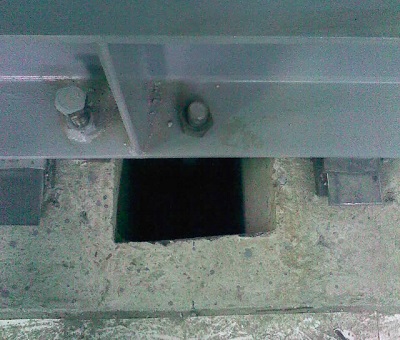 大型机械设备地脚螺栓锚固