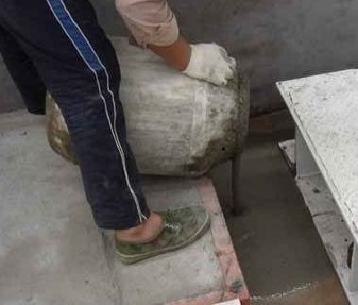 大型机械设备地脚螺栓锚固